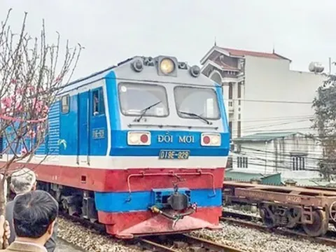 Sắp bán vé tàu Tết