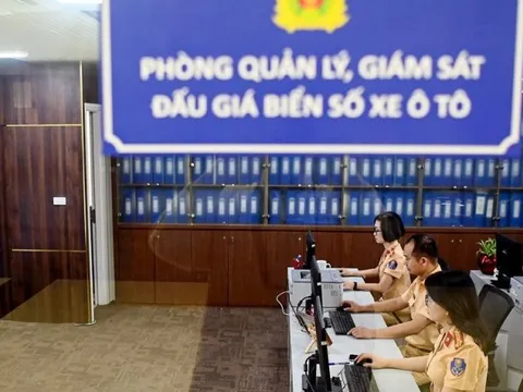 Biển số ô tô "tứ quý 8" ở Hà Nội trúng đấu giá hơn 3,7 tỷ đồng