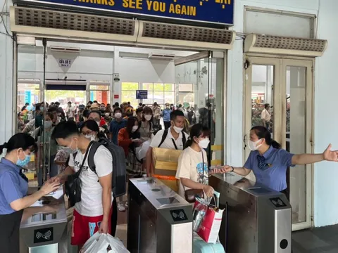 Vé tàu Tết mở bán từ ngày 20/10, nhiều giảm giá, ưu đãi