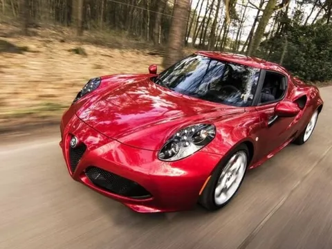 Chạy xe đường dài thế nào cho tiết kiệm xăng, bền máy?