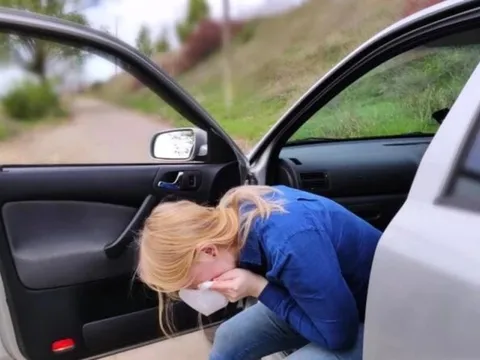 5 cách khử mùi nôn trên xe ô tô