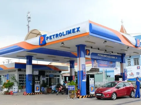 16h chiều nay, giá xăng tiếp tục giảm cực mạnh