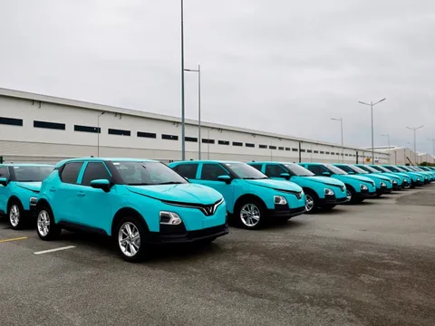 Taxi điện GSM của tỷ phú Phạm Nhật Vượng gia nhập thị trường Lào, chính thức trở thành hãng gọi xe quốc tế