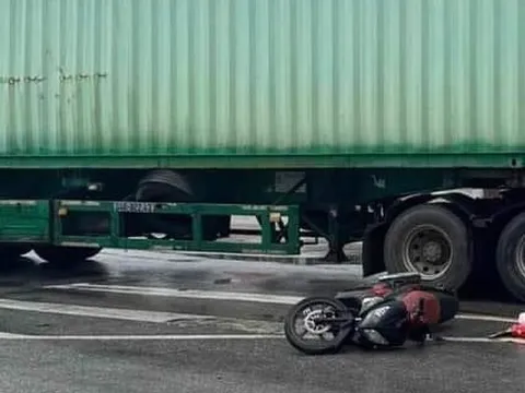 Gặp nạn trên đường chở cháu đến trường, ông bị thương, cháu 4 tuổi tử vong