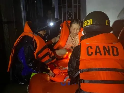 Đà Nẵng ngập sâu, lượng mưa gần đạt đỉnh ngày mưa lịch sử