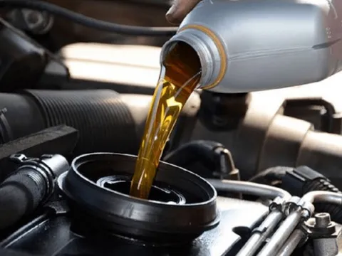 Tác hại khi không thay dầu nhớt ô tô định kỳ