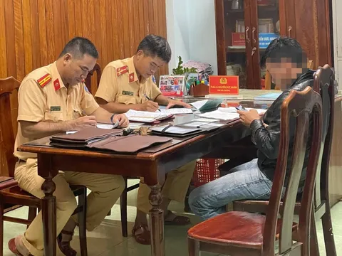 Nhậu say, tông văng 2 mẹ con người đi đường rồi lái ô tô bỏ chạy