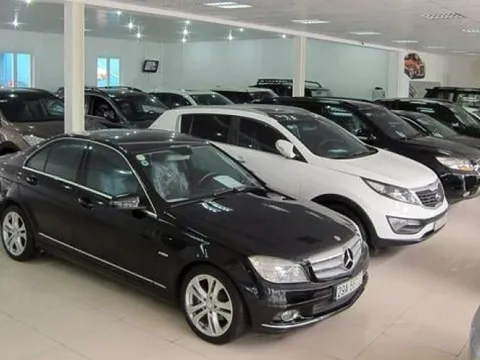 Thị trường ô tô cũ vẫn đang khó sau “định danh”