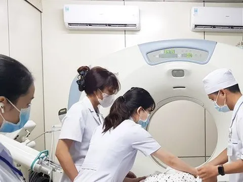 Bác sĩ, sinh viên từ Anh, Mỹ, Nhật Bản... đến TPHCM học y khoa