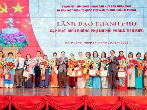 Gặp mặt, biểu dương phụ nữ Hải Phòng tài năng, sáng tạo
