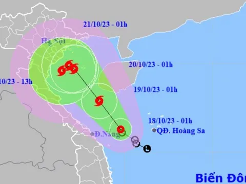 Áp thấp nhiệt đới sắp mạnh lên thành bão, Trung Bộ tiếp tục mưa rất to