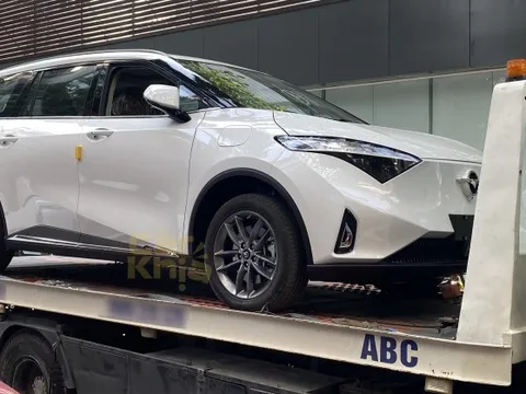 Xe điện Haima đầu tiên Việt Nam giá dự kiến 1,1 tỷ lộ diện ngoài showroom, sắp mở bán đấu Innova
