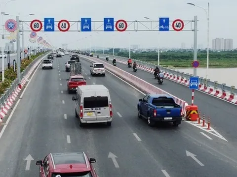 Phân luồng giao thông cho cầu Vĩnh Tuy được mở rộng hoàn thiện