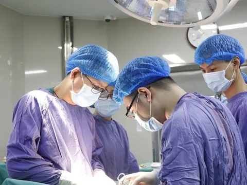 Người đàn ông phát hiện mắc cùng lúc 2 loại ung thư