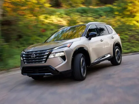 Nissan X-Trail 2024 ra mắt: Thêm màn hình to, trợ lý ảo, tăng sức nặng trước Outlander