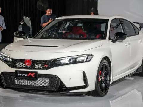 Nước gần Việt Nam mở bán Honda Civic giá 2 tỷ, khách đua nhau cọc tiền, được mua như trúng độc đắc