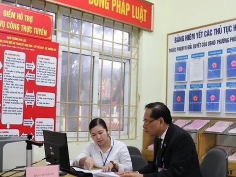 Hà Nội cho 77 cán bộ, viên chức nghỉ hưu trước tuổi, 8 người thôi việc