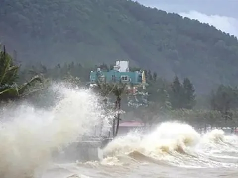 Bão số 5 vào Vịnh Bắc bộ chiều nay