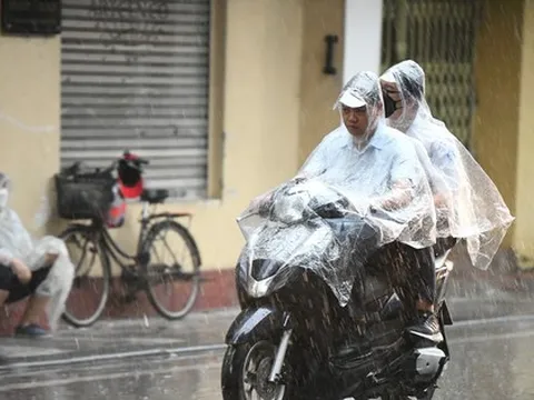 Vừa đón gió mùa vừa ảnh hưởng của bão, miền Bắc chuyển mưa lạnh