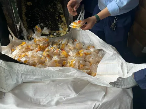TP HCM tiêu hủy gần 11.000 bánh trung thu nhập lậu
