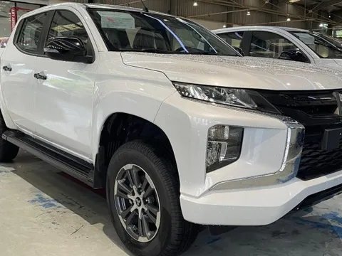 Đại lý tiết lộ lý do Mitsubishi Triton giảm giá kỷ lục còn 550 triệu: Đều xe mới nhập, số lượng hạn chế