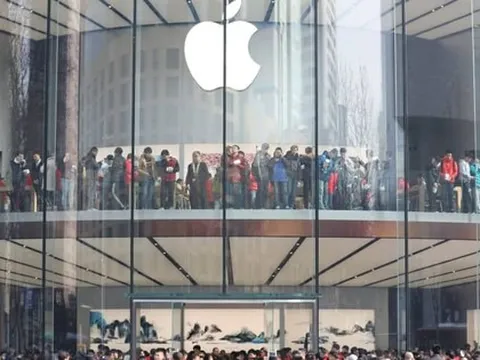 Mỗi ngày cả nghìn người nhấc lên đặt xuống iPhone ở Apple Store, 'điều thần kỳ” gì giúp chúng luôn lung linh?