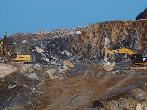 Bắt Chủ tịch HĐQT Tập đoàn Thái Dương vì bán trái phép hơn 11.000 tấn đất hiếm