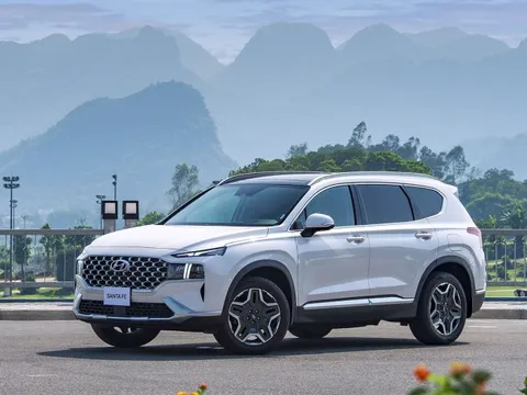 Bảng giá xe Hyundai tháng 10: Hyundai Santa Fe giảm sâu gần 180 triệu đồng