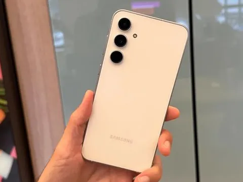 Giá chỉ hơn 10 triệu, mẫu điện thoại này nhìn "cao cấp" không kém iPhone 15, Galaxy S23: Không phải cứ giá rẻ là tệ
