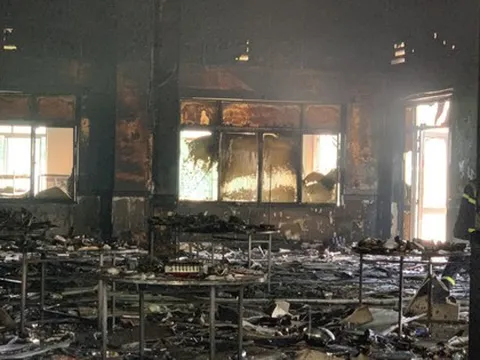 CLIP: Cháy hội trường, 500 khách dự tiệc cưới chạy thục mạng