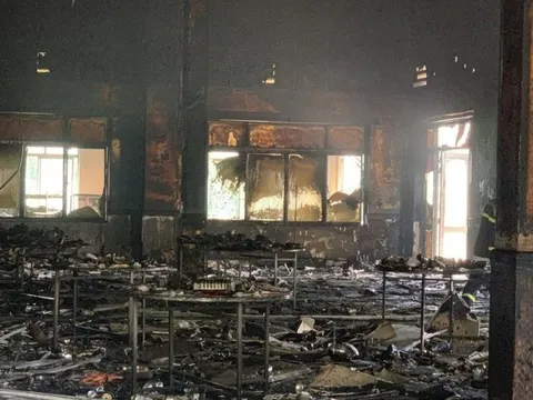 Cháy hội trường đám cưới, hàng trăm thực khách kịp chạy thoát thân