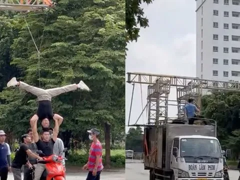 Vụ chồng đầu đi xe máy: Công an đã làm việc với nghệ sĩ Quốc Cơ