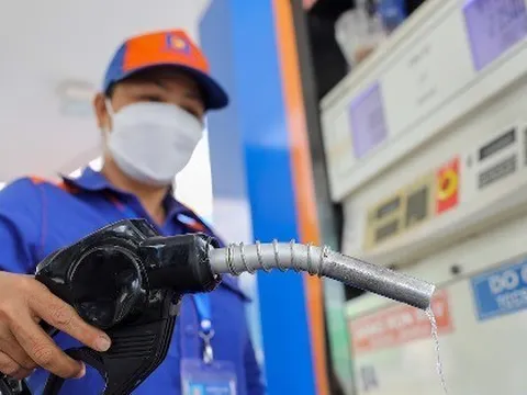 Chiết khấu giảm, doanh nghiệp xăng dầu lại kêu lỗ