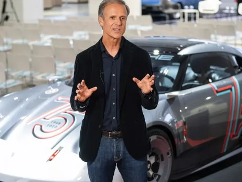 Sếp Porsche thừa nhận xe Đức thiếu đổi mới, cần thay đổi để bắt kịp các hãng xe Trung Quốc