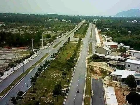 Căn nhà 2 tầng chắn một phần tuyến đường hơn 80 tỷ ở Thừa Thiên-Huế