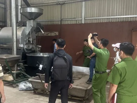 Nở rộ nạn sản xuất, buôn bán cà phê giả
