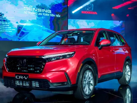 Honda CR-V 2024 ra mắt tại Việt Nam: Giá khởi điểm cao hơn 359 triệu so với CX-5 – Sếp Honda khẳng định ‘xe tốt, giá hợp lý’