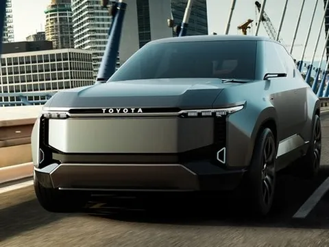 'Bản nháp' Toyota Land Cruiser chạy điện ra mắt: Thiết kế và khung gầm khác hoàn toàn bản xăng