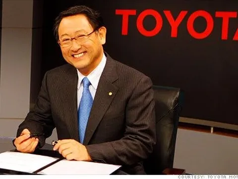 Từng mất chức CEO vì chậm làm xe điện, nay chủ tịch Toyota hả hê nhìn Elon Musk 'như sắp khóc', tuyên bố xanh rờn: Tôi đã nói rồi mà!
