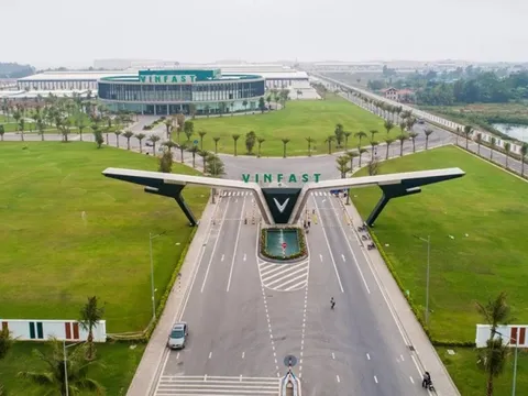 Bloomberg: Vingroup muốn huy động 300 triệu USD trái phiếu, có thể hoán đổi thành cổ phiếu VHM, lãi suất 9,5 - 10%/năm