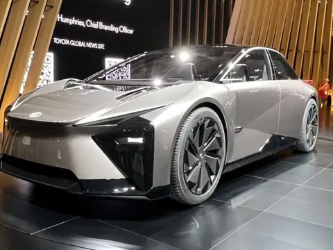 Đây sẽ là xe điện Lexus cạnh tranh BMW i4: Nội thất làm từ tre, nội thất kín màn hình, chạy tới 1.000km/sạc