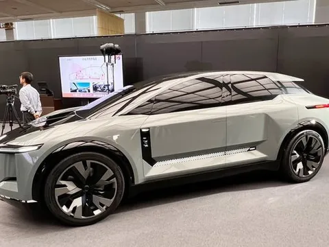 Toyota FT-3e Concept ra mắt: Có màn hình riêng hiện pin bên ngoài, 4 màn hình bên trong, ngang cỡ VF 8