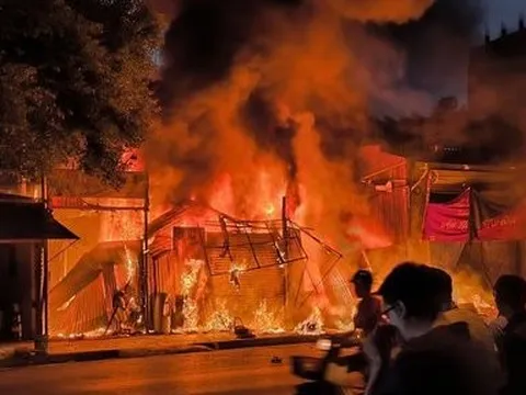 Hiện trường vụ cháy lớn nhà thu gom phế liệu, 3 mẹ con tử vong