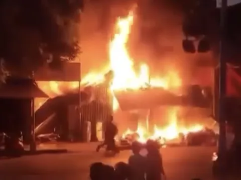 Vụ cháy 3 mẹ con tử vong: Clip khoảnh khắc người chồng gọi tên vợ con