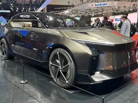 Lexus LF-ZL - SUV to hơn LX có nội thất 'ngập' màn hình, vô-lăng siêu dị