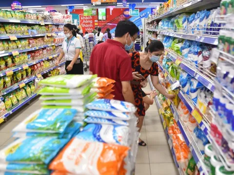 Nên giảm đồng loạt 2% thuế GTGT