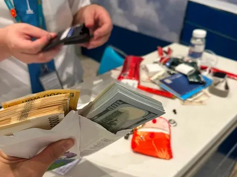 Thanh niên quên balô đựng hơn 200 triệu đồng cùng nhiều trang sức ở sân bay