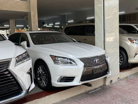 Than trời vì không kịp sang tên xe cũ