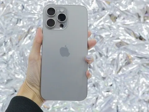 iPhone 15, iPhone 15 Pro Max bất ngờ xuống giá sau 1 tháng mở bán tại Việt Nam
