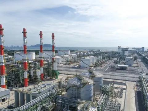 Chạy thử nghiệm tổ hợp hoá dầu đầu tiên tại Việt Nam trị giá 5 tỷ USD